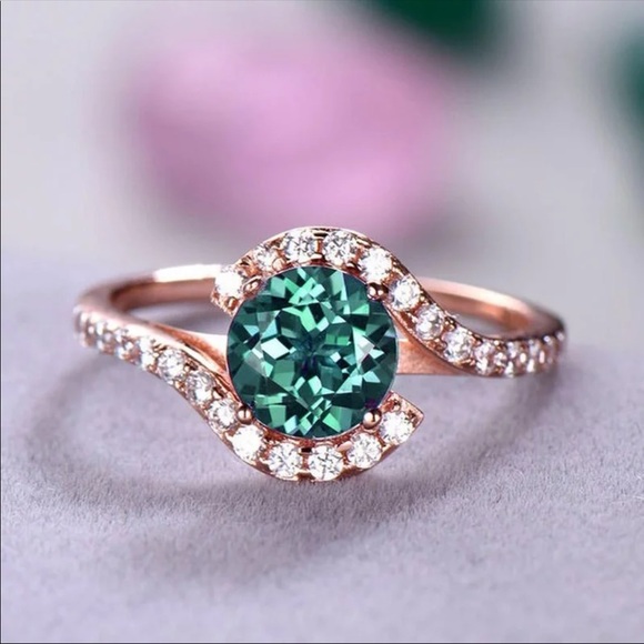 New Rose Gold Round Cut Emerald Ring - Picture 3 of 3